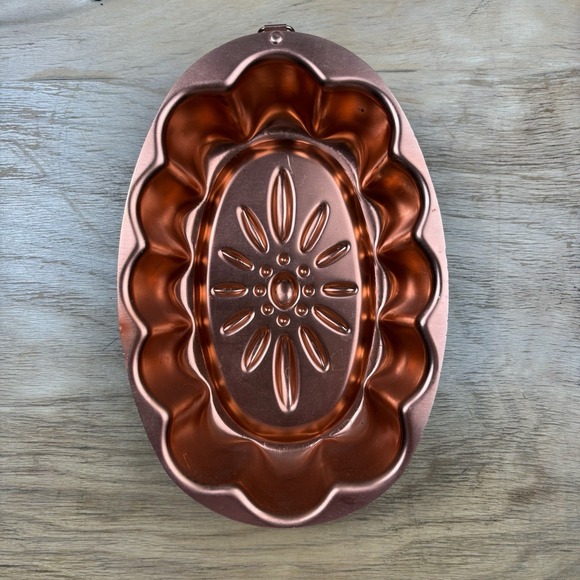 The Unbranded Brand Other - Vtg Copper Tone Oval Jello Mold Scalloped Fluted Baking Cake Pan MCM Wall Decor